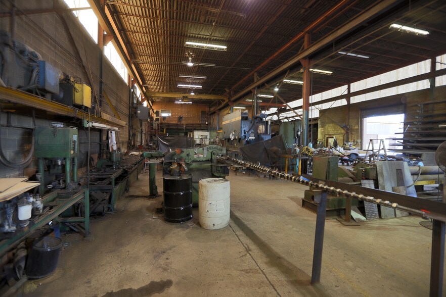 More Photos Of 633 Fellows Ave, Hanover Township Industrial For Sale