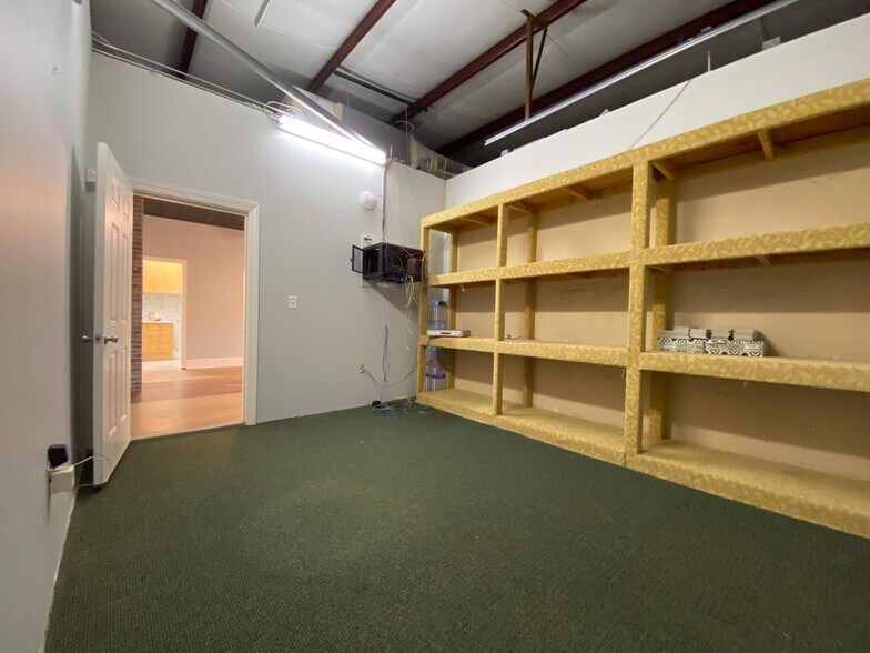 More Photos Of 455 Deanna Ln, Wando Storefront Retail Office For Sale