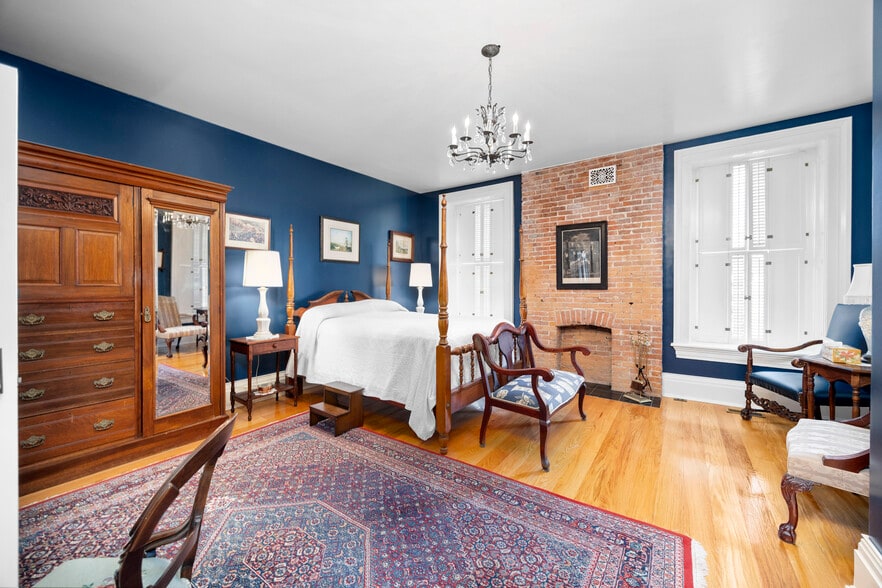 More Photos Of 403 E Adams St, Sandusky Hospitality For Sale