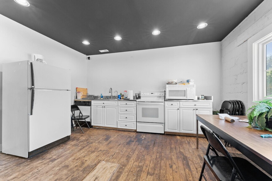 More Photos Of 24 Commerce St, Franklin Industrial For Sale