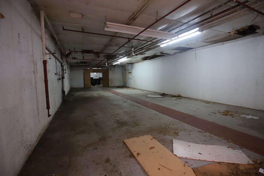 More Photos Of 136-138 34th St, Union City Warehouse For Lease