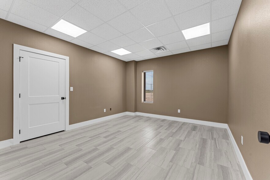 More Photos Of 7922 Interstate 20 Service rd, Odessa Warehouse For Lease