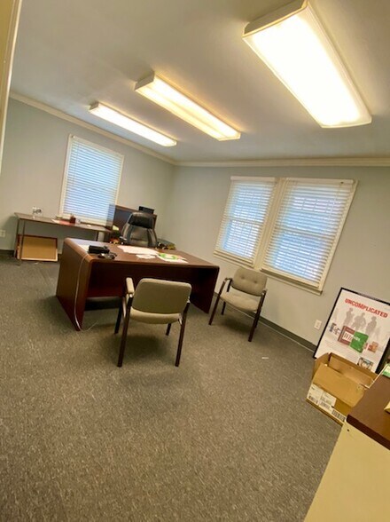 More Photos Of 125 W Seneca St, Manlius Office For Lease