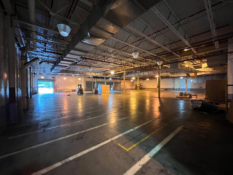 More Photos Of 3224 Cedar Creek Rd, Fayetteville Warehouse For Lease