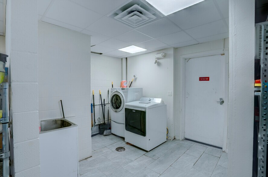 More Photos Of 300 Santa Fe Trl, Duncanville Freestanding For Sale