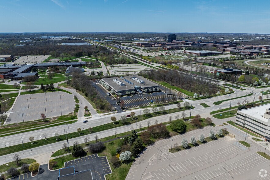 More Photos Of 691 N Squirrel Rd, Auburn Hills Office For Lease
