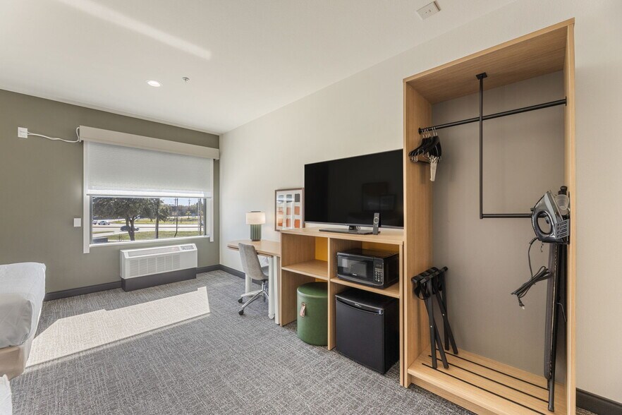 More Photos Of 5356 Roan Rd, Garland Hotel For Sale