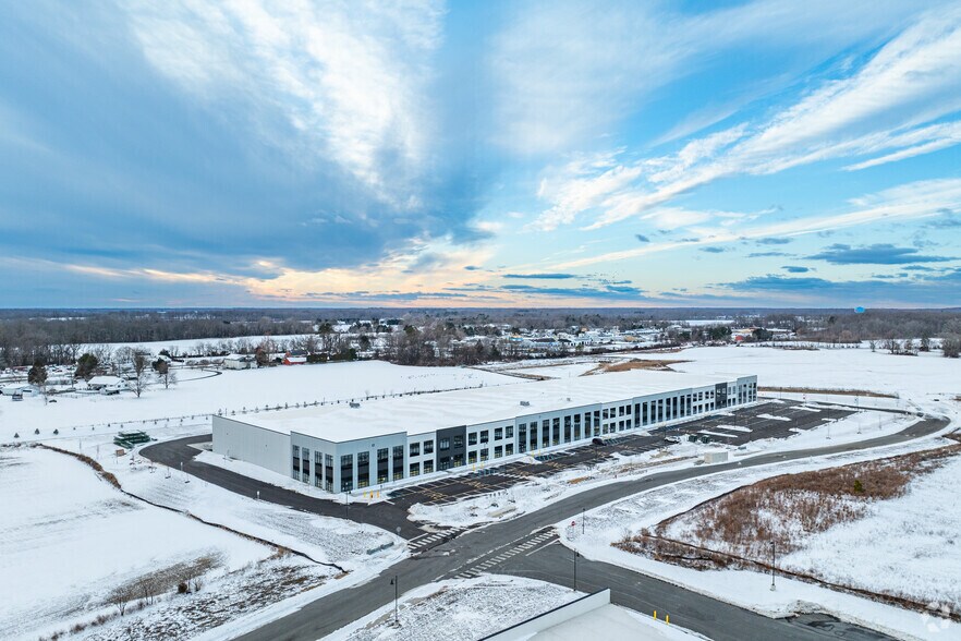 More Photos Of 5806 DuPont Pky, Smyrna Unknown For Sale