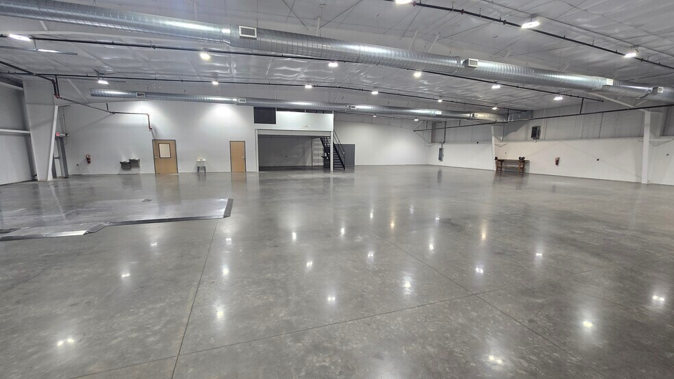 More Photos Of 197 Thunder Rd, Mooresville Light Distribution For Lease