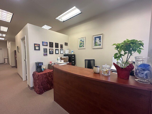 More Photos Of 15505 W Sand St, Victorville Office For Lease