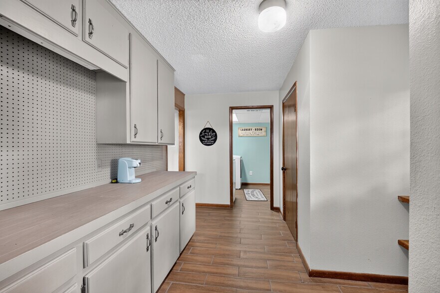 More Photos Of 112 Honolulu Ct, Hot Springs Specialty For Sale