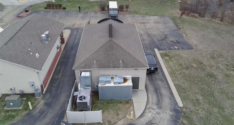 More Photos Of 3727 W Willow Knolls Dr, Peoria General Retail For Lease