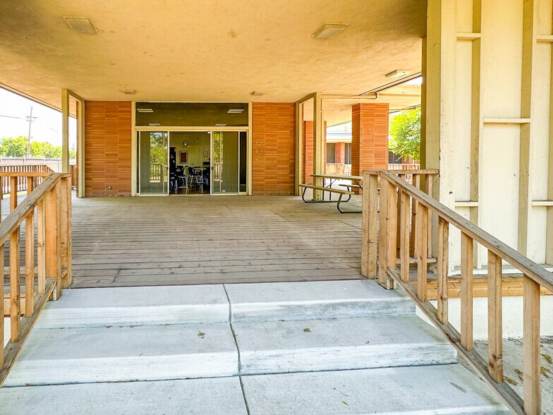 More Photos Of 3130 N Fresno St, Fresno Office For Sale