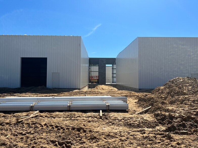 More Photos Of 7635 Southrail Road, North Charleston Industrial For Lease