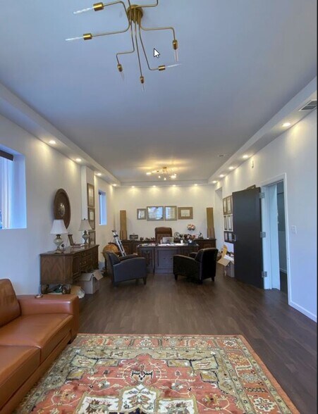More Photos Of 26-32 Bond St, Westbury Loft Creative Space For Lease
