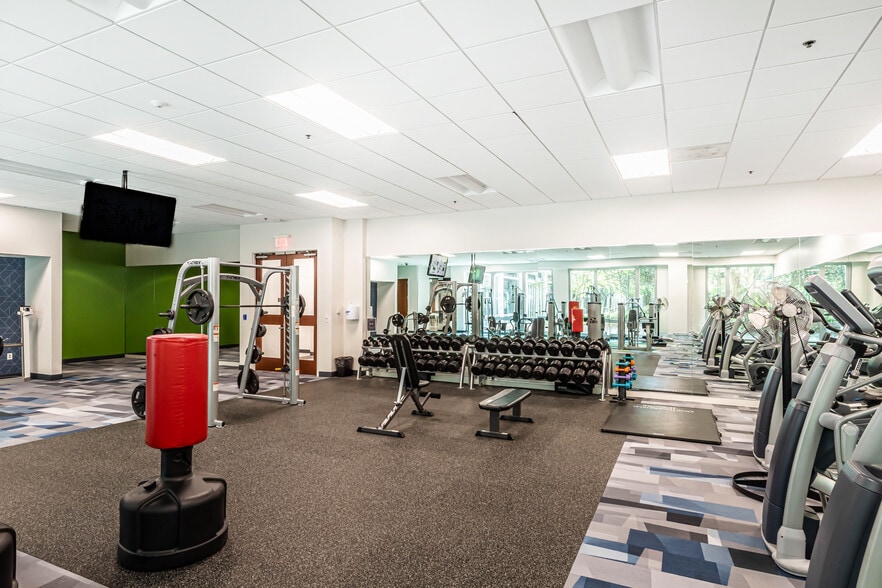 More Photos Of 13560 Morris Rd, Alpharetta Office For Lease