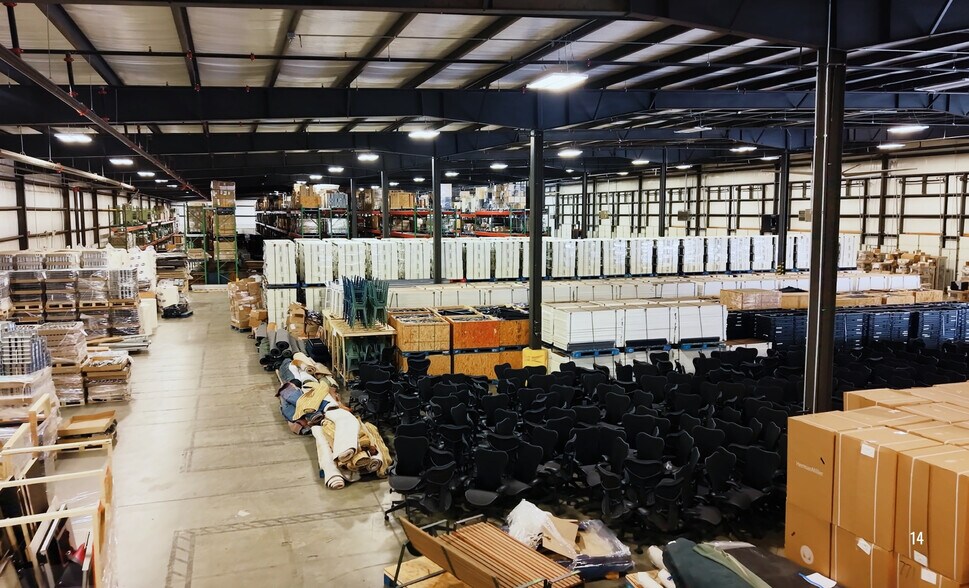 More Photos Of 2601 SE J St, Bentonville Warehouse For Lease