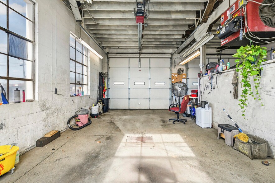 More Photos Of 1336 Main St, Dillwyn Auto Dealership For Sale