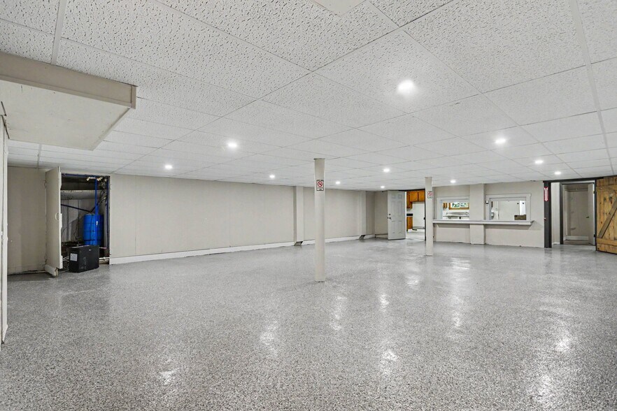 More Photos Of 9030 Columbus Rd, Mount Vernon Office For Sale