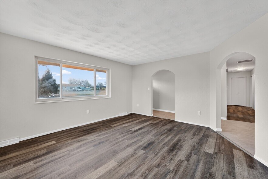 More Photos Of 1743 Burton St, Strasburg Industrial For Sale