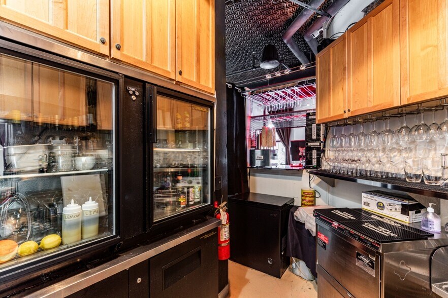 More Photos Of 890 Main St, Park City Apartments For Sale