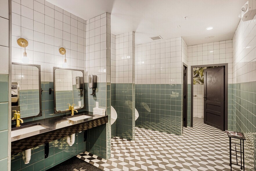 More Photos Of 2420 17th St, Denver Office For Lease