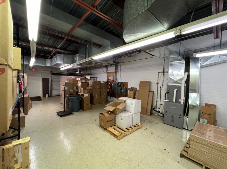More Photos Of 595 Miami St, Akron Flex For Sale
