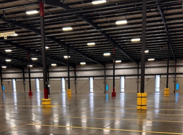 More Photos Of 281 Industrial Dr, Gretna Manufacturing For Lease