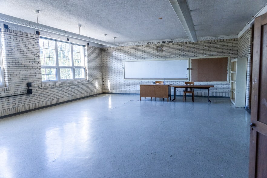 More Photos Of 3500 W National Rd, Springfield Schools For Sale