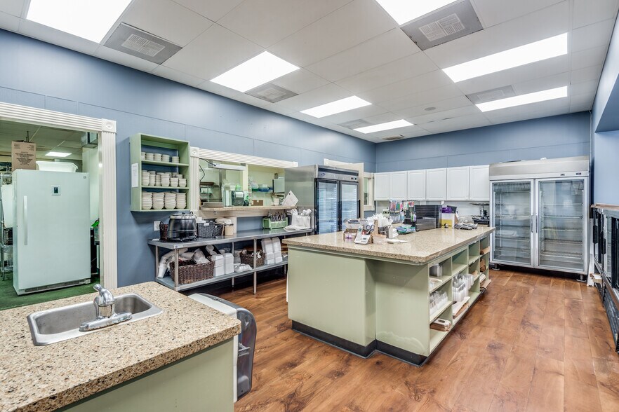 More Photos Of 17297 Stuebner Airline Rd, Spring Restaurant For Sale