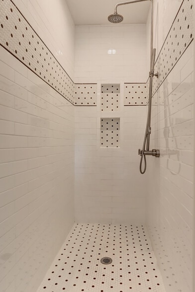 More Photos Of 2972 Lookout Pl NE, Atlanta Office Residential For Sale