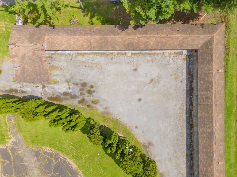 More Photos Of 549 E Stuart Dr, Galax Hotel For Sale