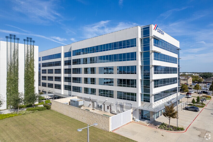 More Photos Of 10100 Katy Fwy, Houston Office For Lease