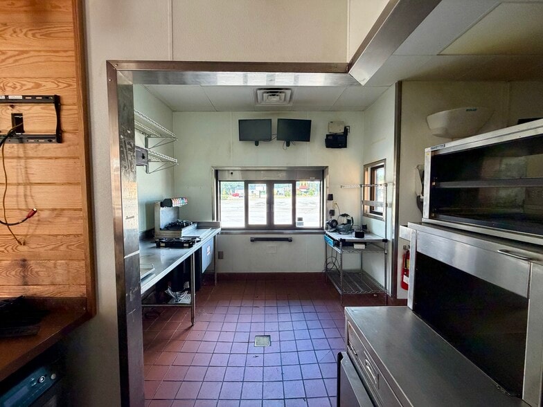 More Photos Of 302 N Main St, Cedartown Freestanding For Lease