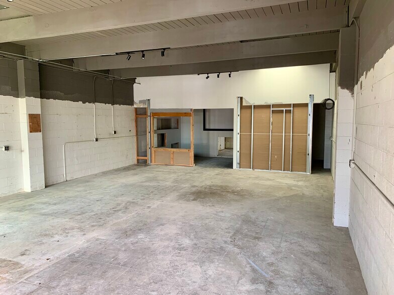 More Photos Of 890 Vallejo Ave, Novato Service For Lease