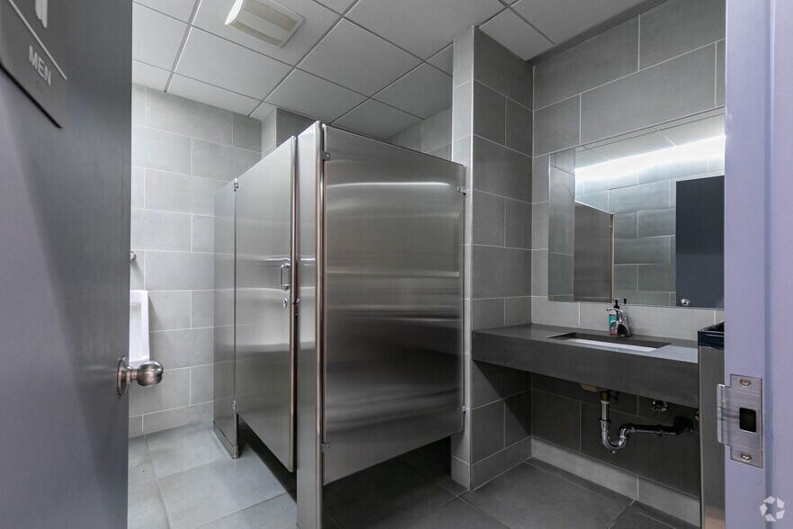 More Photos Of 214 W 29th St, New York Loft Creative Space For Lease