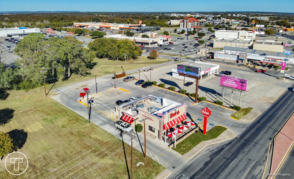 More Photos Of 305 W Commerce St, Brownwood Fast Food For Sale