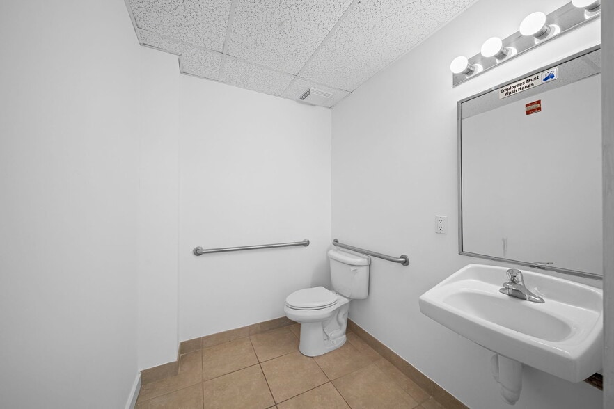 More Photos Of 540 NW University, Port Saint Lucie Office Residential For Sale