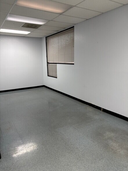 More Photos Of 2236 W Bethany Home Rd, Phoenix Medical For Lease