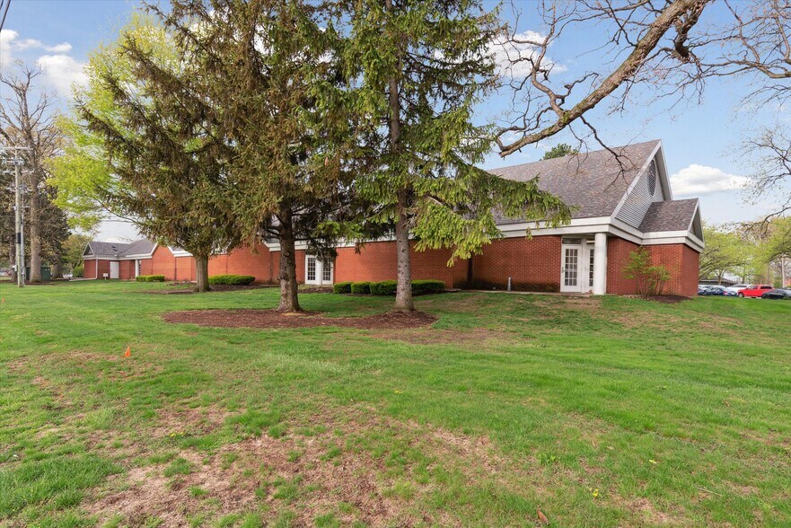 More Photos Of 3740 W Sylvania Ave, Toledo Medical For Sale