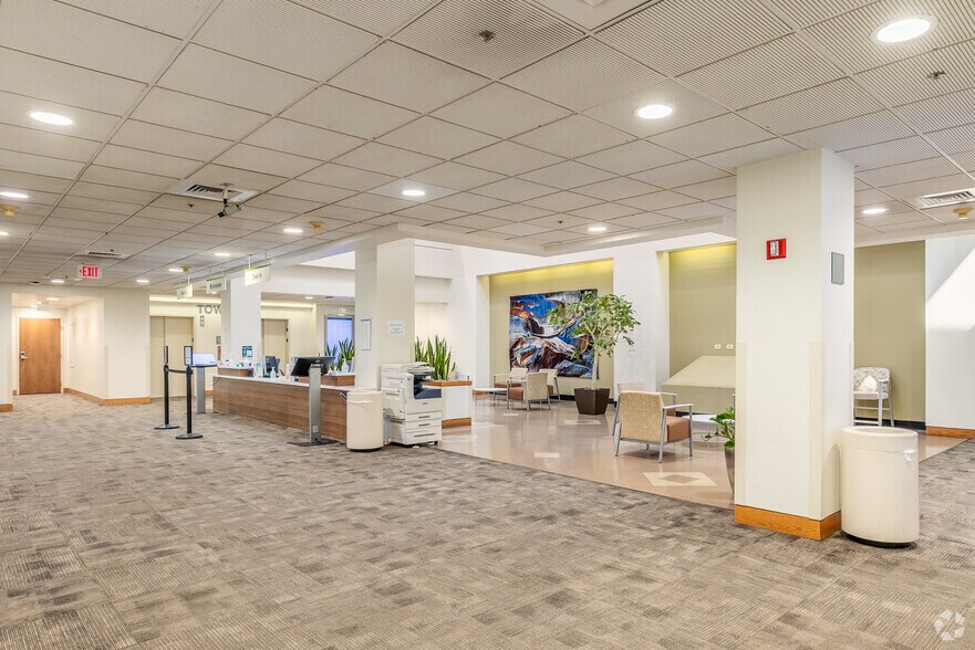 More Photos Of 3825 Highland Ave, Downers Grove Unknown For Lease