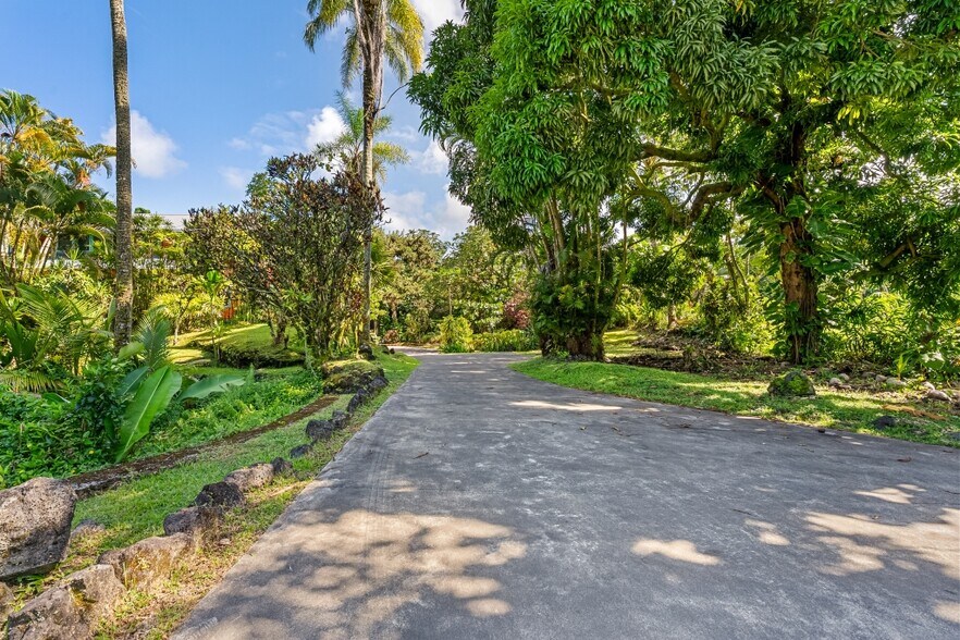 More Photos Of 1896 Kalanianaole St, Hilo Hospitality For Sale