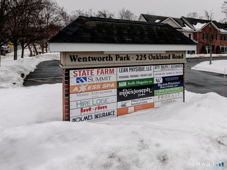 More Photos Of 225 Oakland Rd, South Windsor Office For Sale