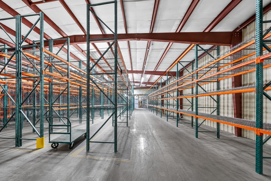 More Photos Of 8484 San Fernando Rd, Sun Valley Warehouse For Lease