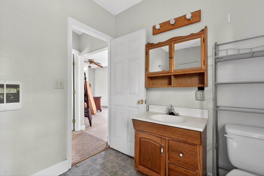 More Photos Of 2870 King William Ave, West Point Flex For Sale