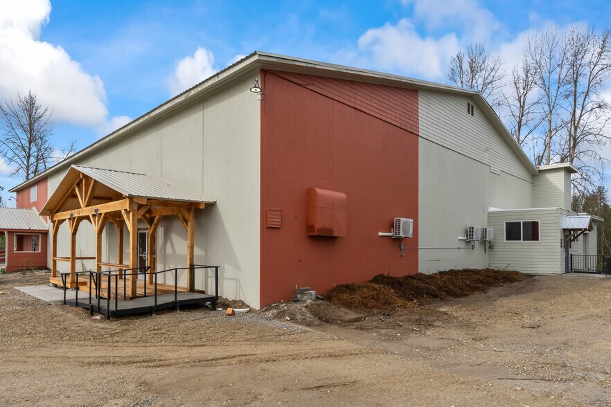 More Photos Of 703 N 7th St, Chewelah Manufacturing For Sale