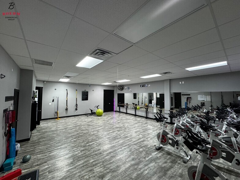 More Photos Of 1405 Sidney Baker St, Kerrville Office For Lease