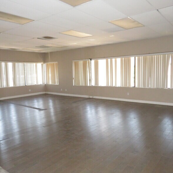 More Photos Of 17026-17030 E Cypress St, Covina Medical For Lease