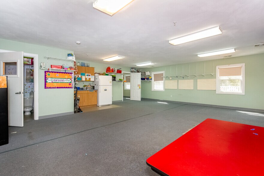 More Photos Of 105 Durham Rd, Dover Daycare Center For Sale