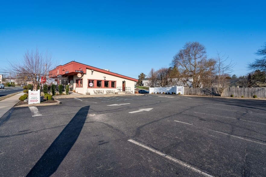 More Photos Of 76 E Pulaski Rd, Huntington Station Fast Food For Sale